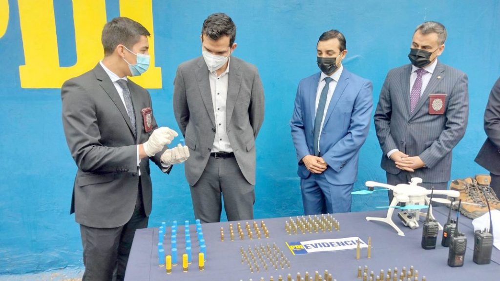 Cae banda de falsos PDI que participó en una serie de delitos violentos y quitadas de droga