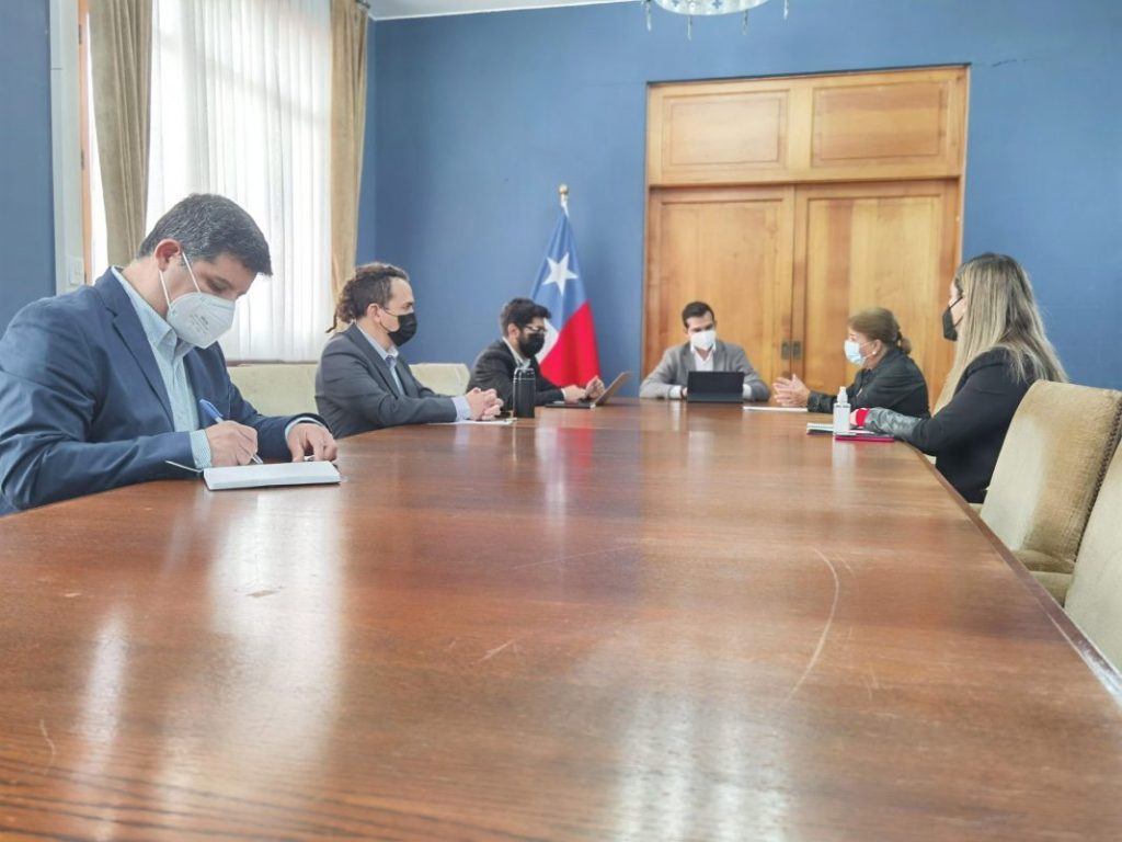 Delegado Presidencial Regional y el de Elqui, más dos Seremis se reunen con gremio de Agricultores