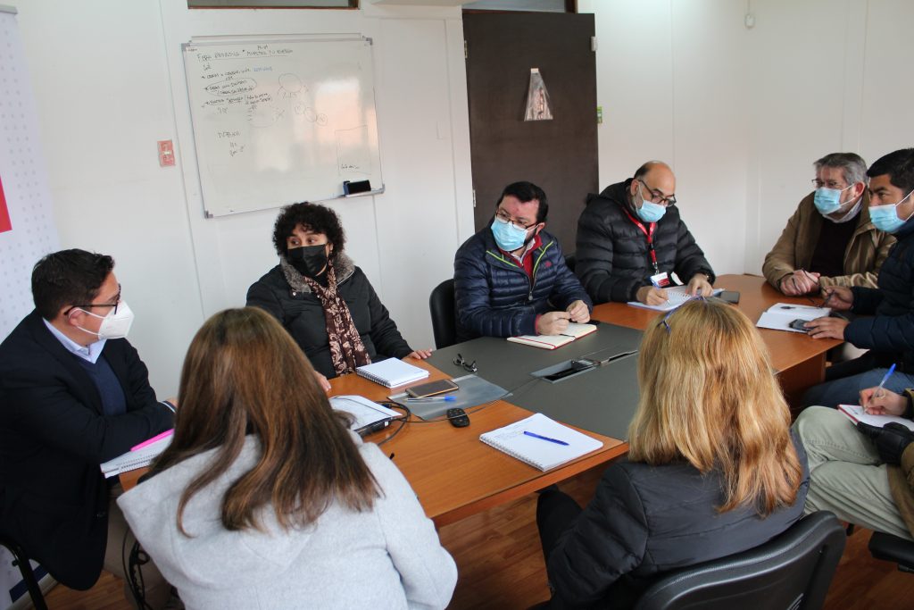 Crean mesa de trabajo para afrontar los choques a postes en la Región