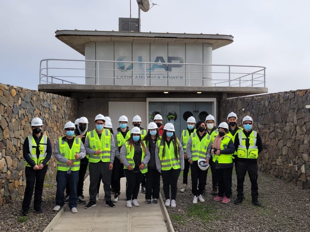 Estudiantes del Liceo de Canela aprendieron sobre energía renovable en Parque Eólico Totoral