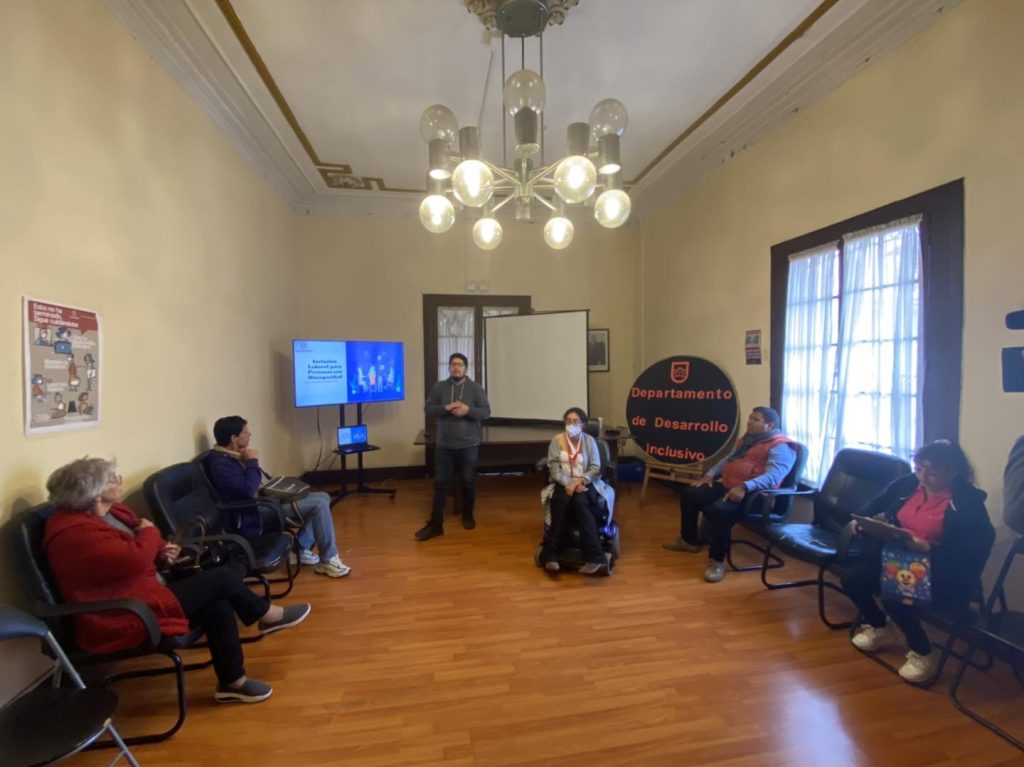 En La Serena capacitan a cuidadoras y cuidadores sobre Apresto Laboral para Personas en Situación de Discapacidad