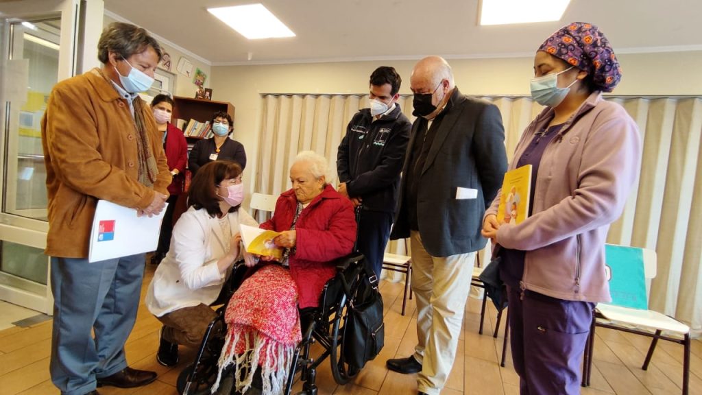 Refuerzan llamado de vacunación Covid en personas mayores en los ELEAM de la región de Coquimbo