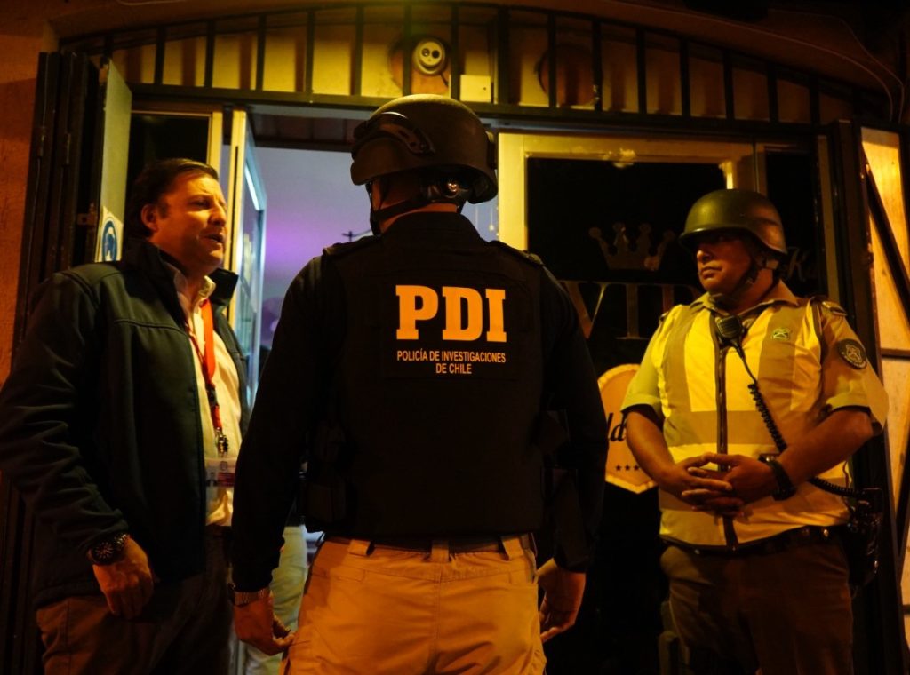 Fiscalizan locales nocturnos del centro de La Serena