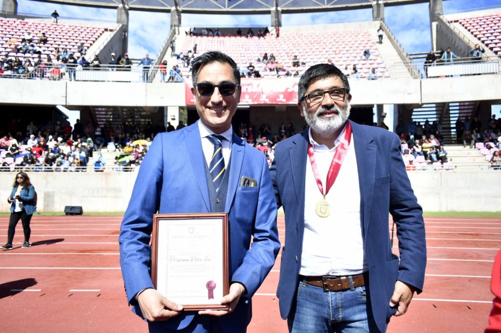 Programa “Retro Tour” recibió la Medalla Ciudad de La Serena por su aporte a la difusión de la historia y patrimonio local