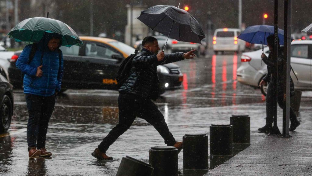 Senapred emite alerta temprana en ocho comunas de Coquimbo por temporal de viento