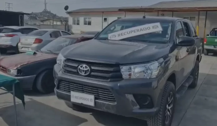 Carabineros recupera camioneta robada en Pan de Azúcar y detiene a dos individuos con armamento y “computador madre”
