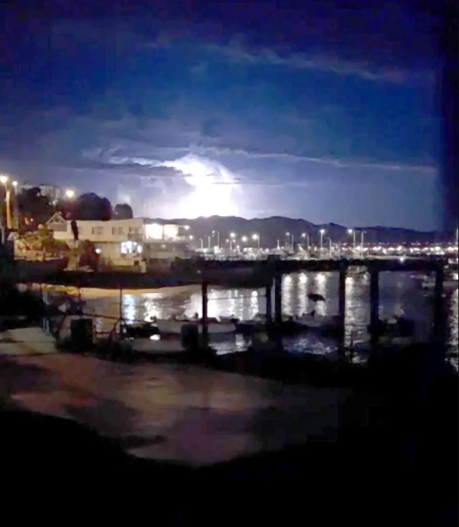 Rayos y lluvias nocturnas impactan a Coquimbo durante inusual evento climático