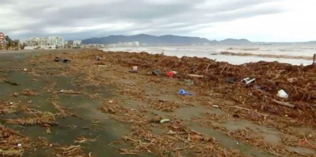 Minsal activa alerta sanitaria en Atacama y Coquimbo tras graves efectos del sistema frontal