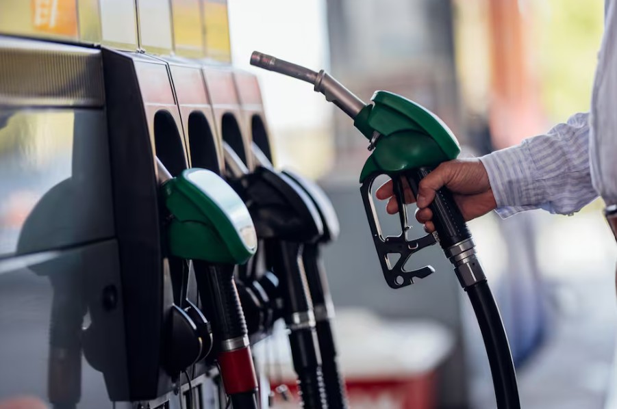ENAP confirma alza de combustibles: diésel tendrá el mayor incremento
