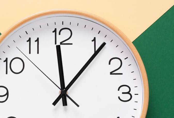 Horario de invierno llega a su fin: cuándo será el cambio de hora en Chile