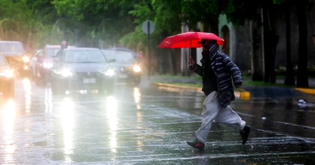 Nuevo sistema frontal llegará el lunes y dejaría lluvias desde Coquimbo hasta Biobío