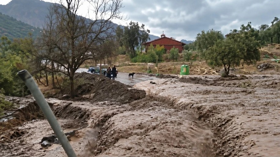 Río Hurtado enfrenta crecida de caudal, granizo y problemas de conectividad tras intensas lluvias