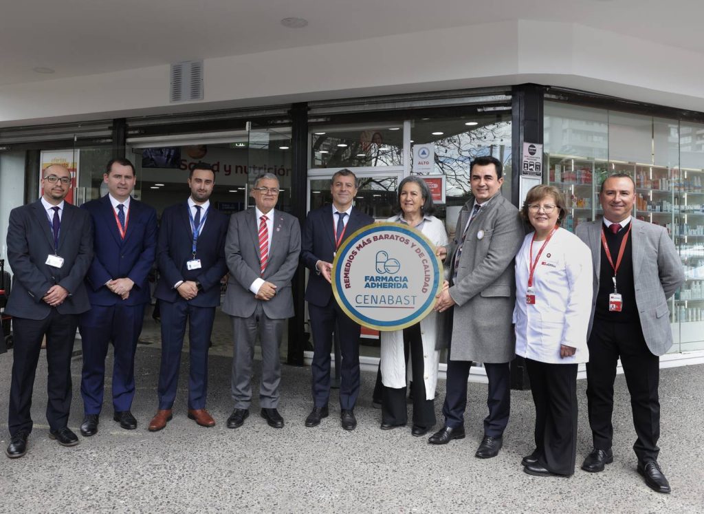 413 sucursales de Farmacias Ahumada se incorporan a la Ley Cenabast con ahorros de hasta 90%