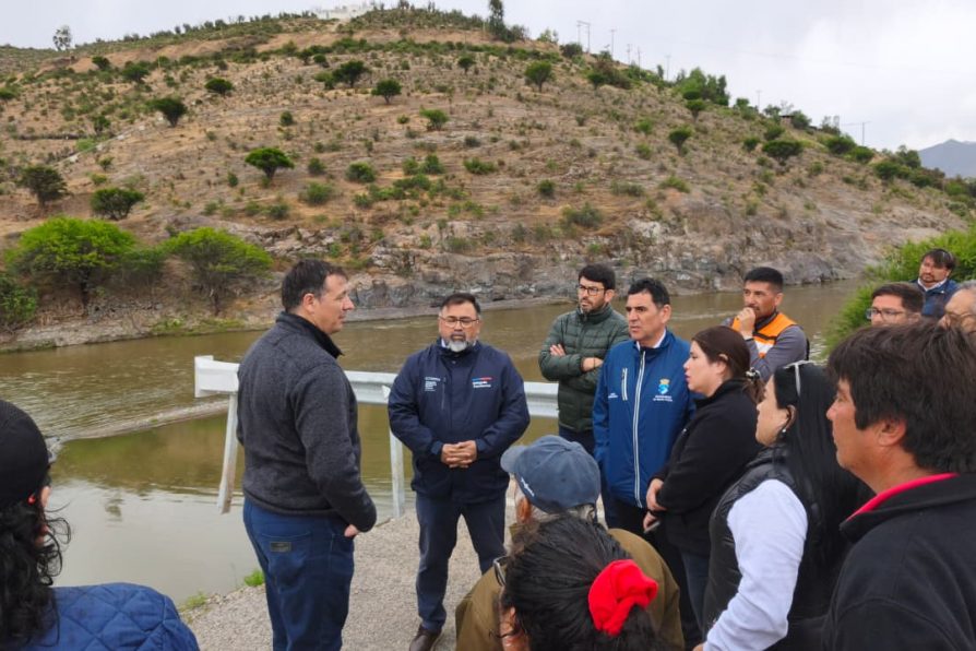 Gobierno refuerza trabajos de Vialidad en Monte Patria y evalúa puente mecano para recuperar conectividad en El Tome Bajo