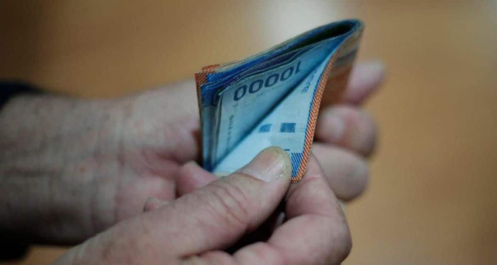 Reajuste del sueldo mínimo se acerca: Hacienda deberá oficializar el nuevo monto