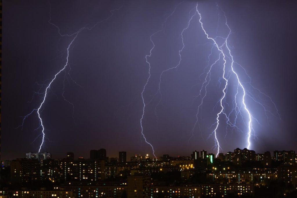 Tormentas eléctricas se extenderían hasta el jueves 22 en siete regiones