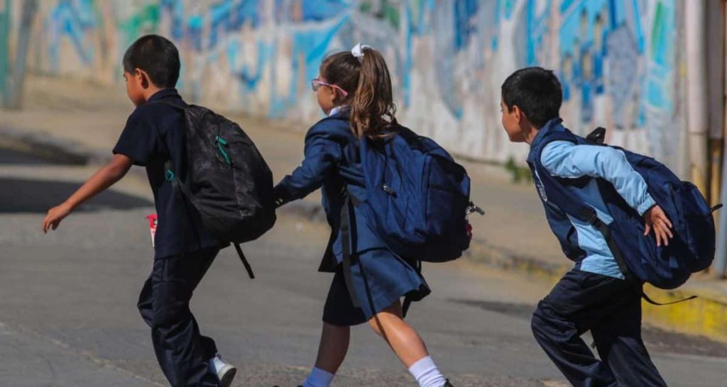 Vacaciones de verano en Chile: cuándo finaliza el año escolar según cada región